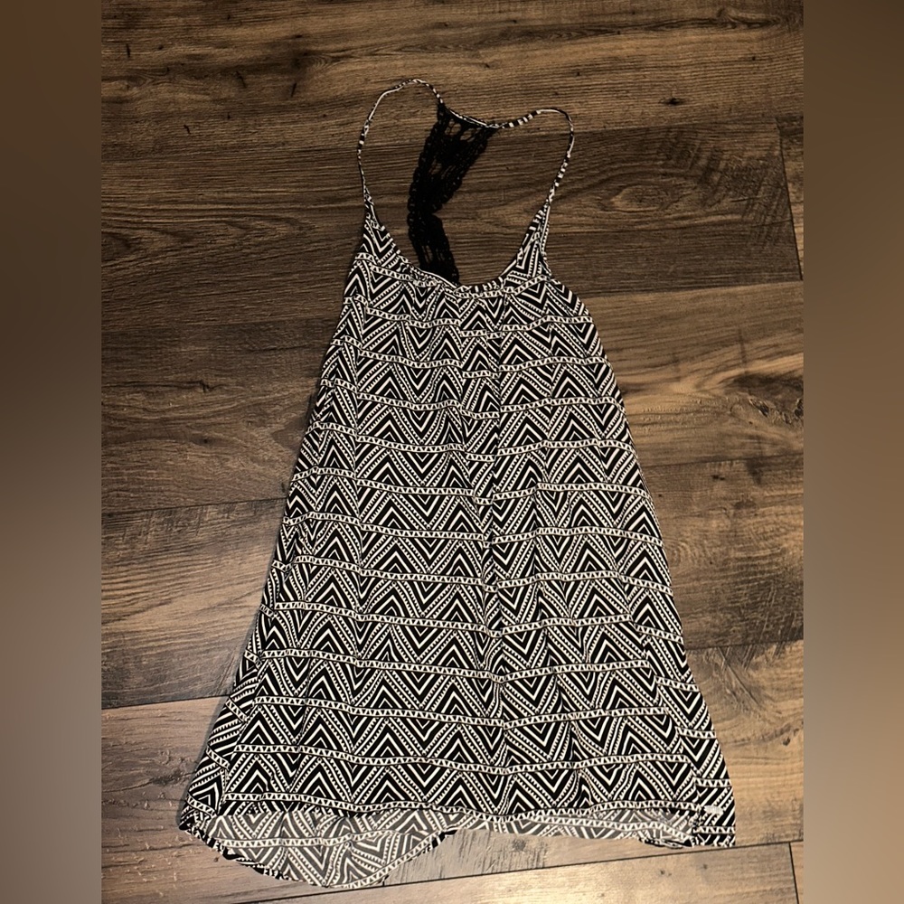 Rip Curl Women’s Black and White Open Back Mini Dress Size Medium.